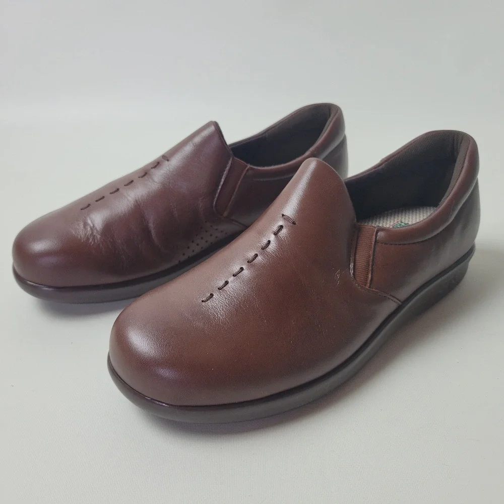 SAS Viva Teak Brown Leather Slip On Comfort Loafers Womens 7 M Made in USA